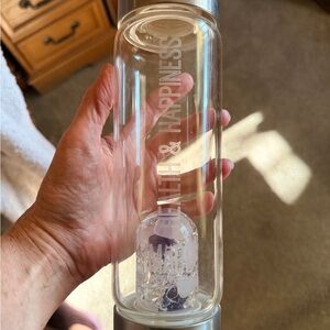 Rose Quartz and Amythest infusing crystal water bottle